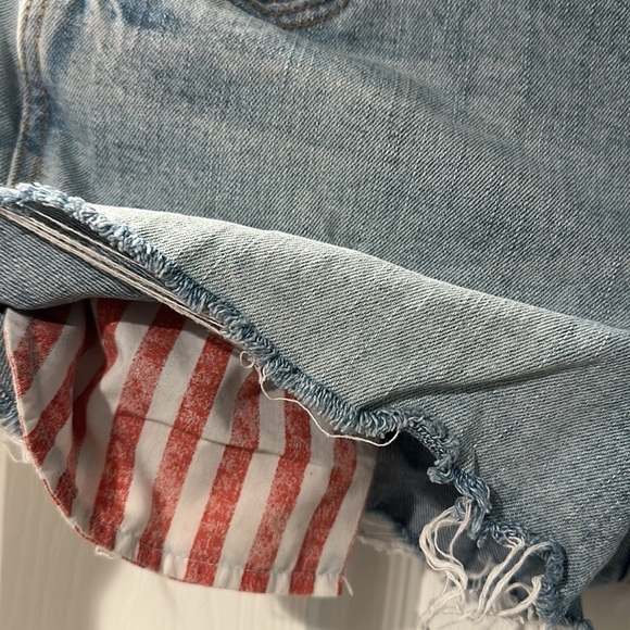 Old Navy Stars & Stripes Light Wash Denim Short Size 6 - Picture 4 of 7